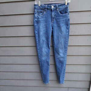 Gap Mid Rise Universal Jeggings size 28/6L